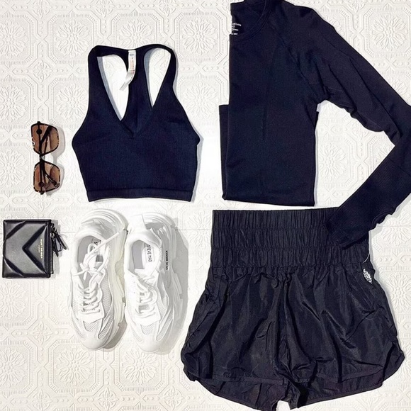 Free People Movement The Way Home High Rise Pull On Shorts Black XS like new - Picture 4 of 8